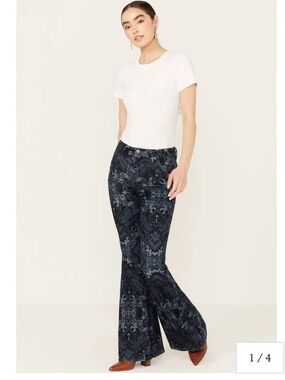 Shyanne Dark Wash High Rise Southwestern Tribal Print Flare Stretch Jeans 29/34